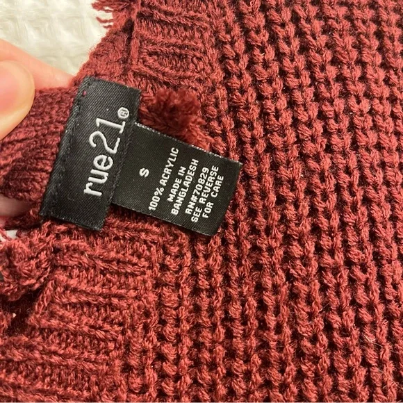 Rue21 Maroon V-Neck Distressed Sweater - Picture 4 of 5